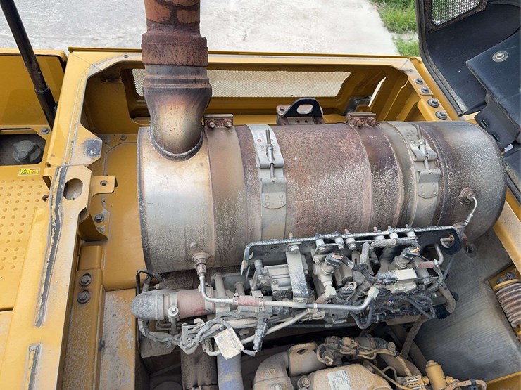 2014-caterpillar-336e-image-45