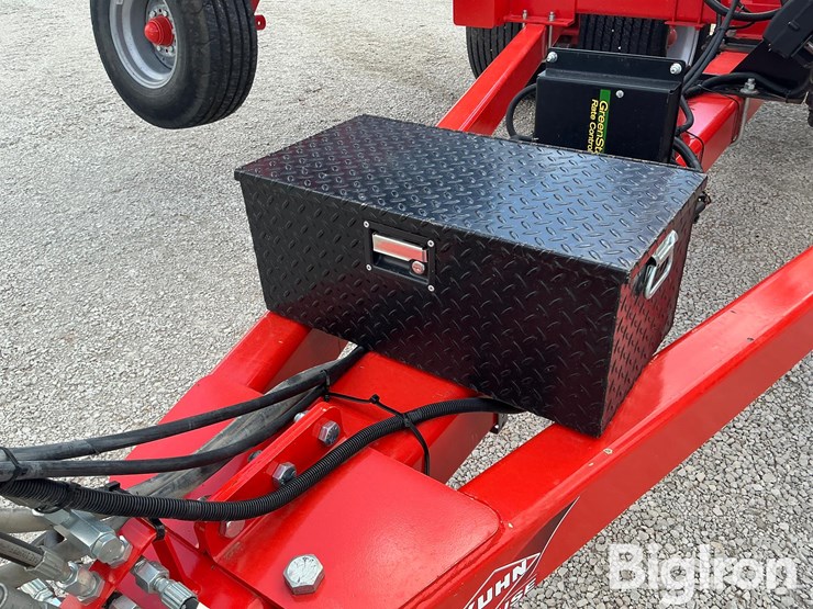 2017-kuhn-gladiator-1205-applicator-image-15