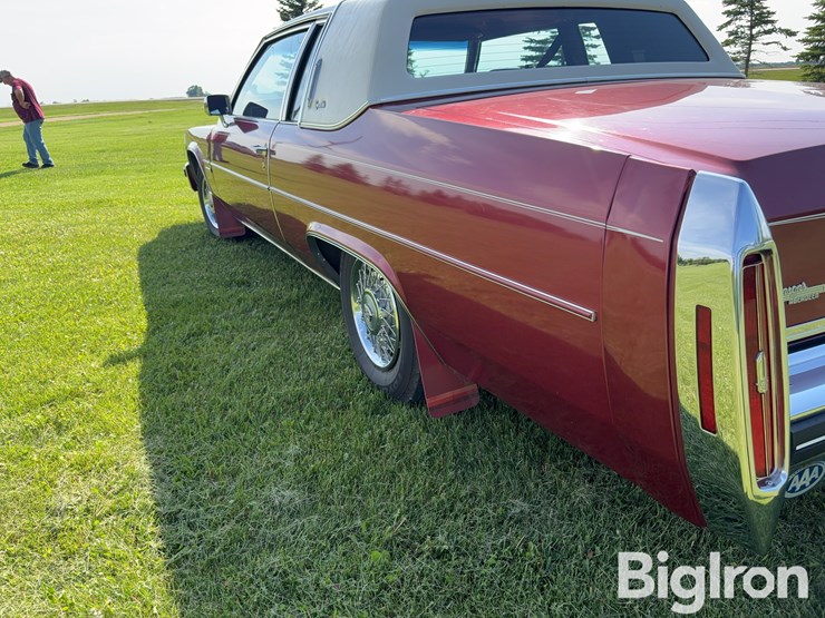 1983-cadillac-coupe-de-ville-2-door-coupe-image-20