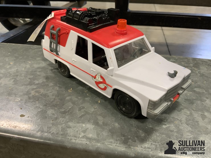 2016-tm-gm-ghostbusters-toy-car-image-3