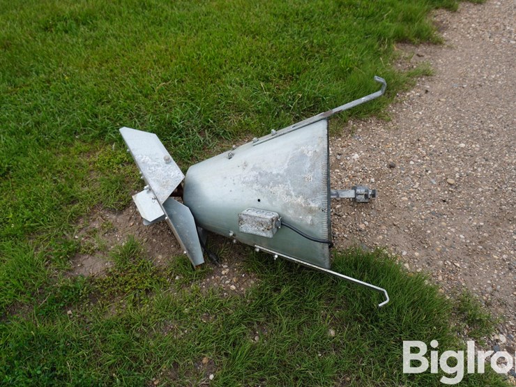 spread-all-110v-grain-spreader-image-4