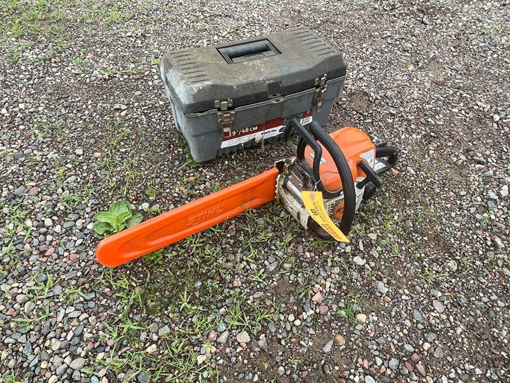 #4946-•-stihl-ms180-chainsaw-image-1