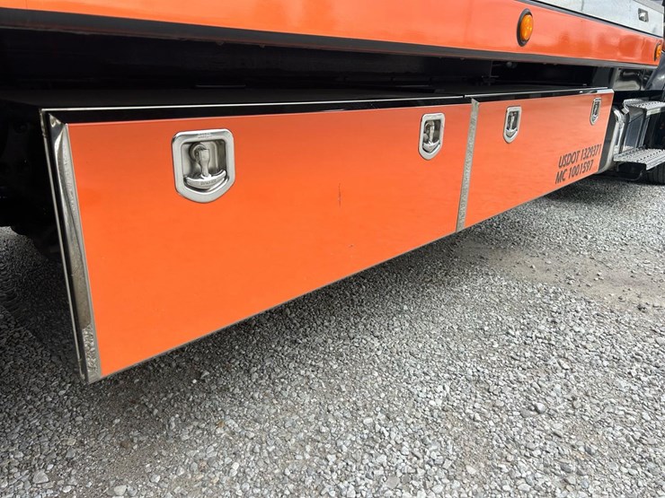 #149-•-2024-freightliner-m2-rollback-image-31