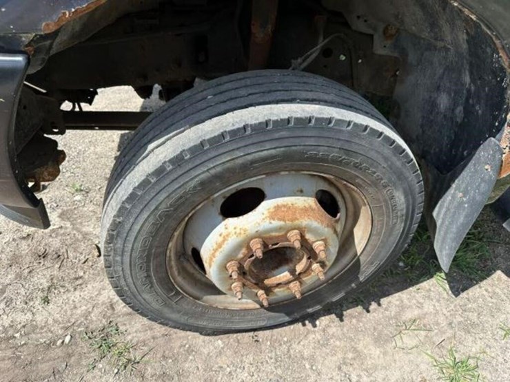 2002-ford-f550-image-34