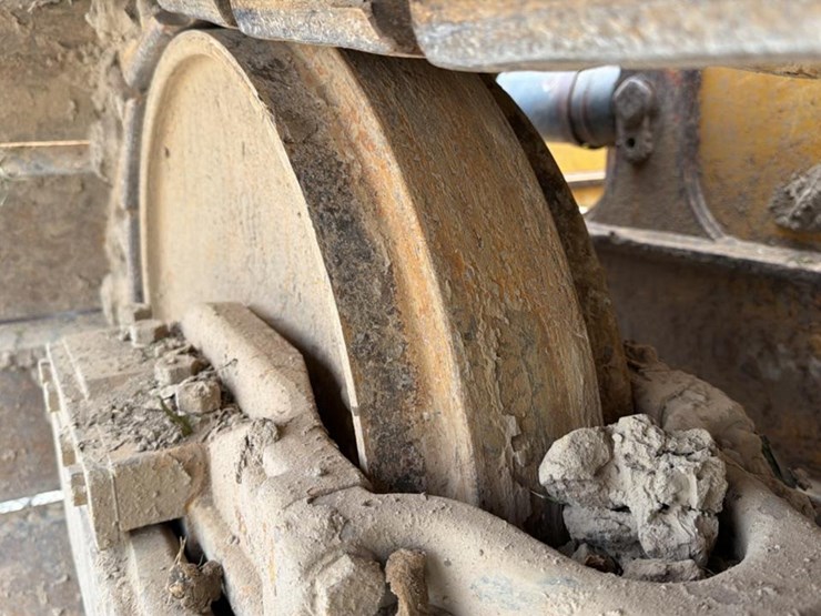 2004-deere-700h-image-14