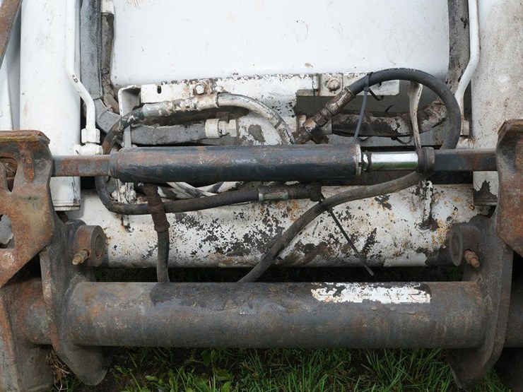 2015-bobcat-s650-image-20