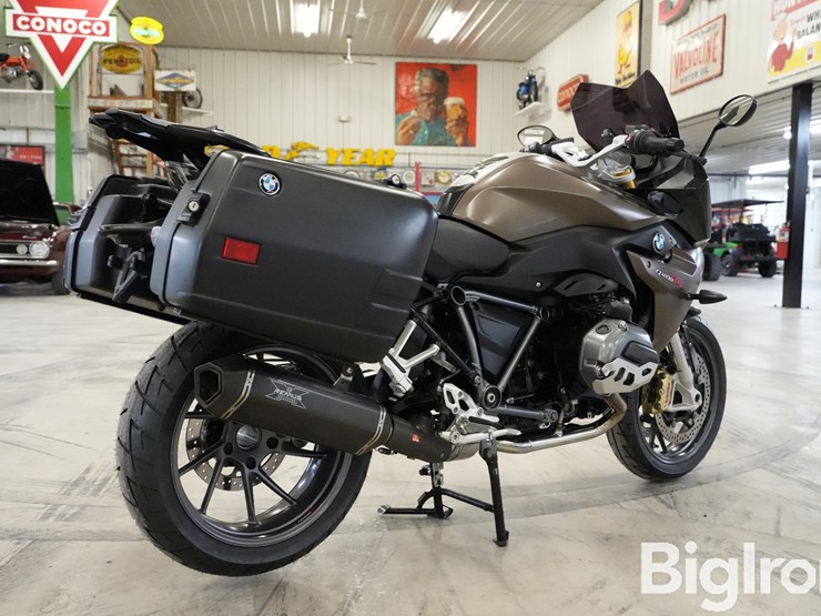 run-#12---2018-bmw-r1200-rs-sport-touring-motorcycle-image-5