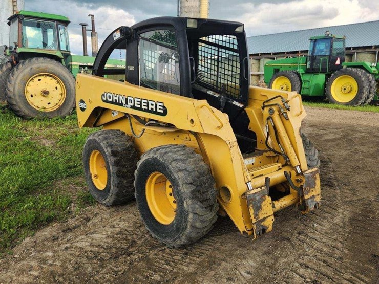 2000-john-deere-260-image-3