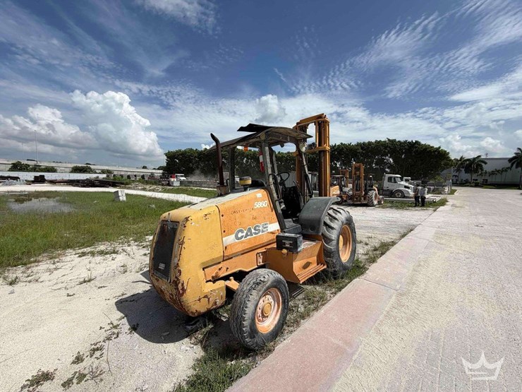2007-case-586g-image-4