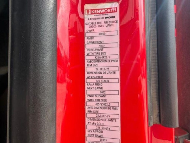 2021-kenworth-t880-image-11