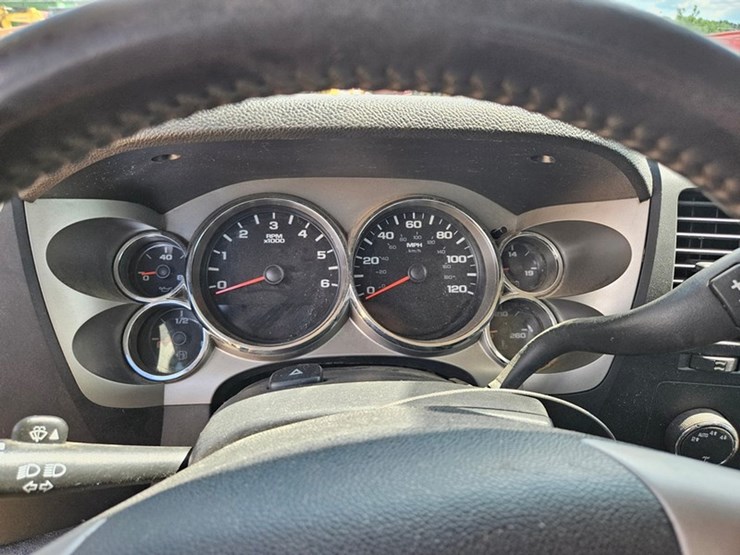 2010-chevrolet-2500-image-22