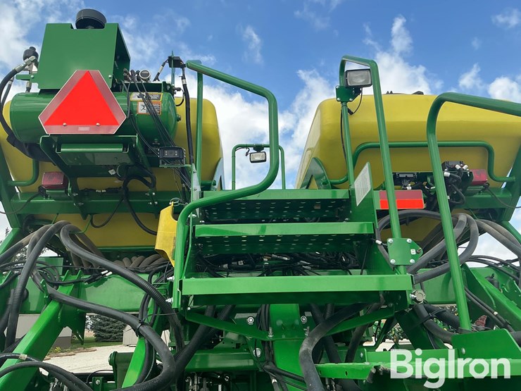 2018-john-deere-1795-image-12