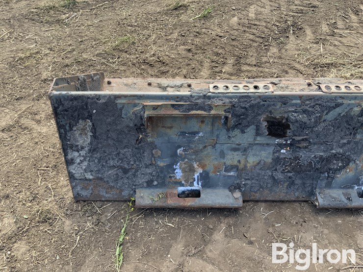 bobcat-6’-skid-steer-bucket-image-12