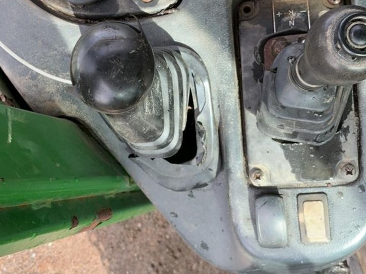 2007-deere-540g-iii-image-22