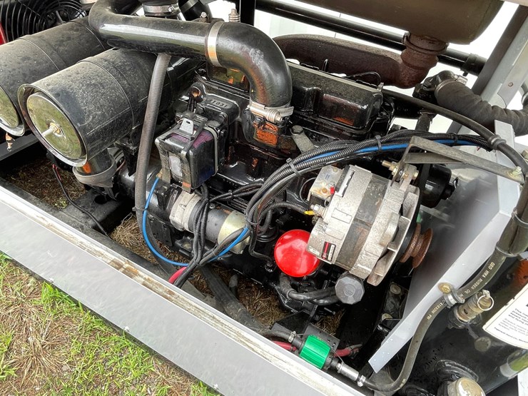 #4907-•-1994-ingersoll-rand-diesel-air-compressor-image-12