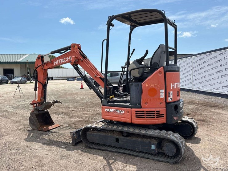 hitachi-zx26u-5n-mini-excavator-image-3