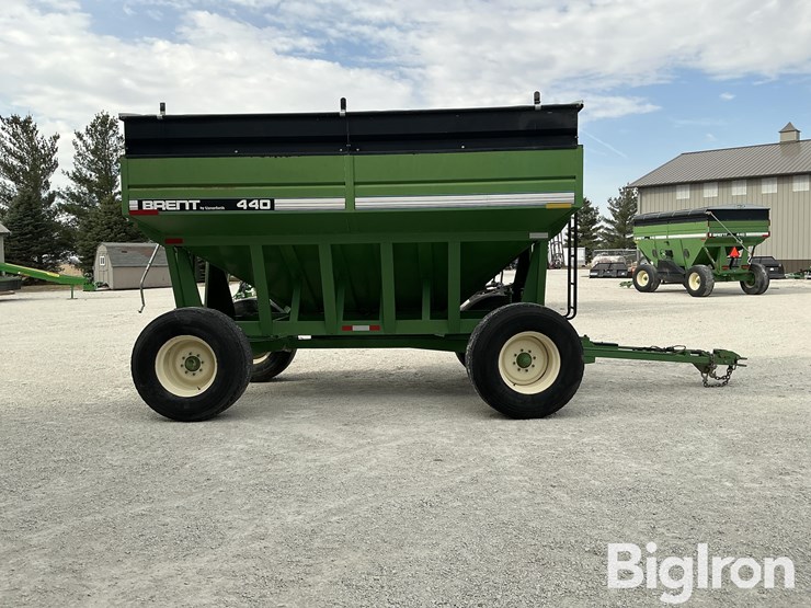unverferth-brent-gt440-grain-wagon-image-4