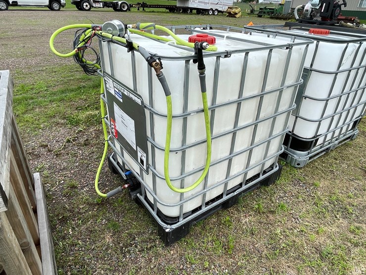 #4927-•-264-gallon-poly-tank-with-12v-electric-pump-image-4