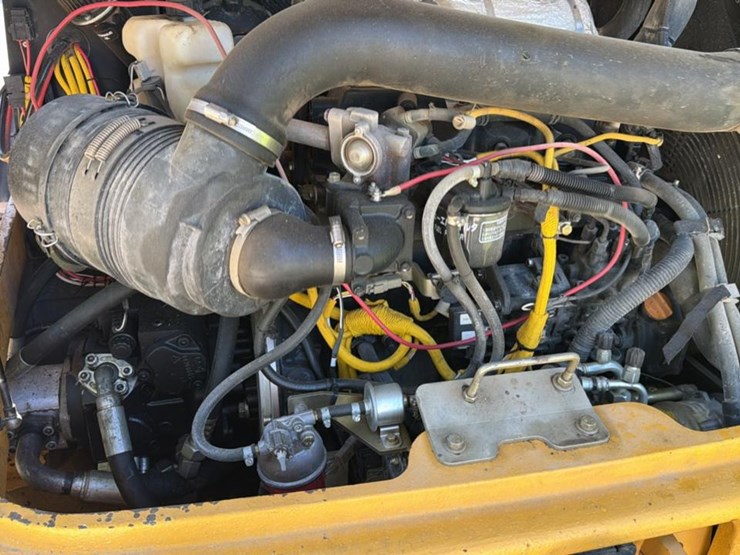 2016-john-deere-64-image-29