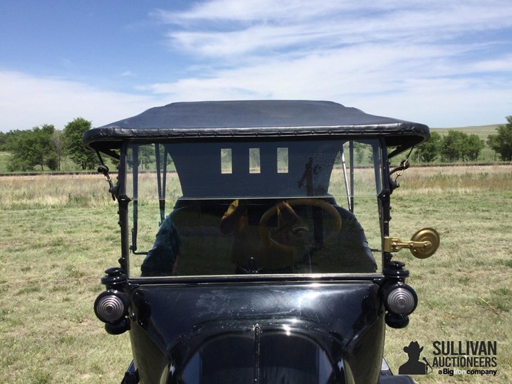 1920-ford-model-t-image-12