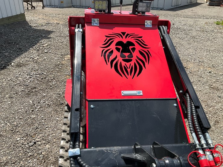 #1016-•-unused-sdlanch-ssl1500-tracked-mini-skid-steer-loader-image-26