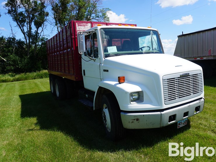 2001-freightliner-fl70-image-3