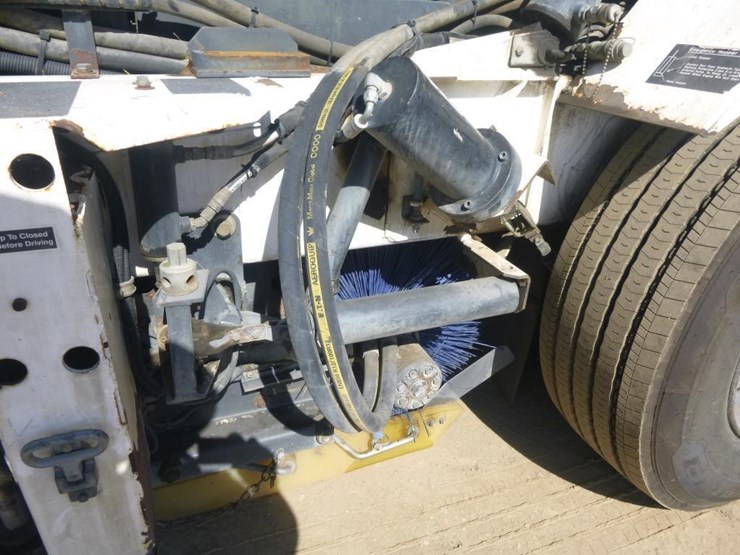 2013-global-m4-sweeper-image-25