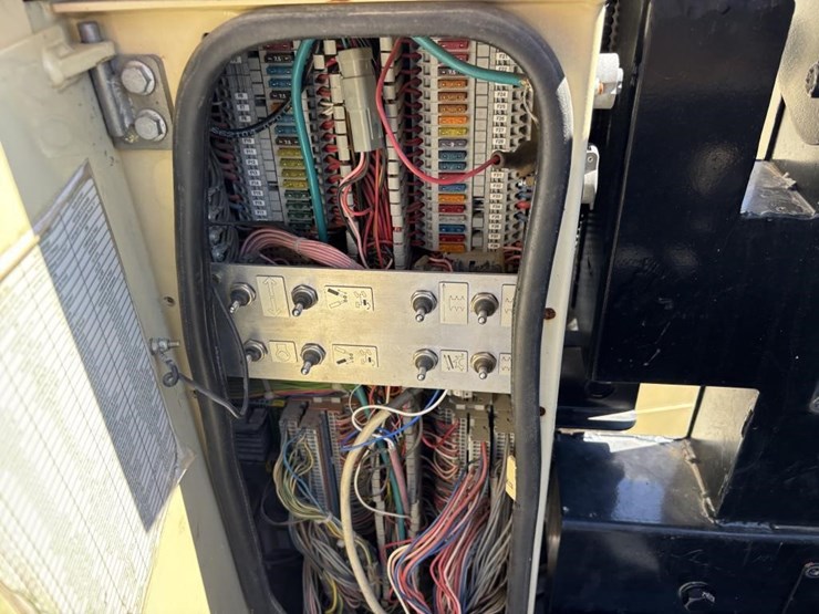 2007-volvo-mw500-image-33