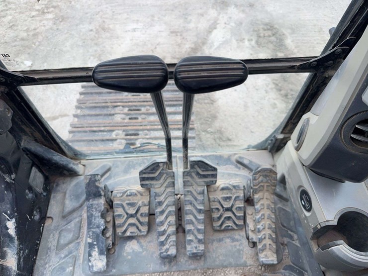 2014-caterpillar-336e-image-69