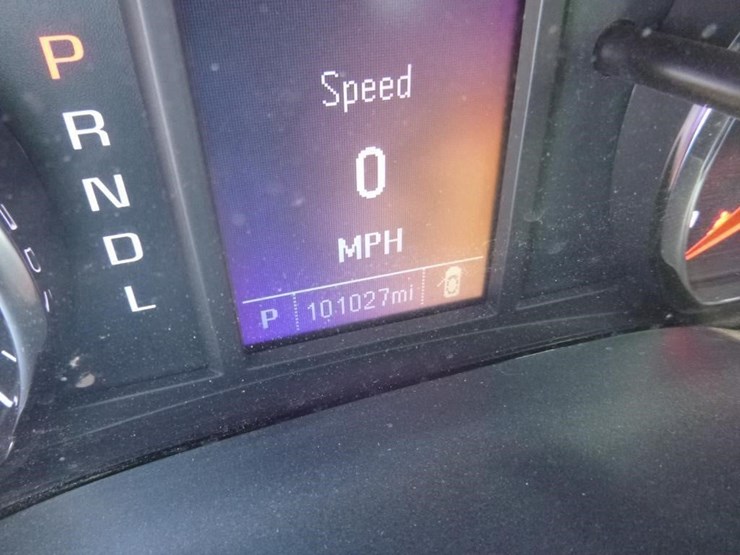 2017-chevrolet-1500-image-14
