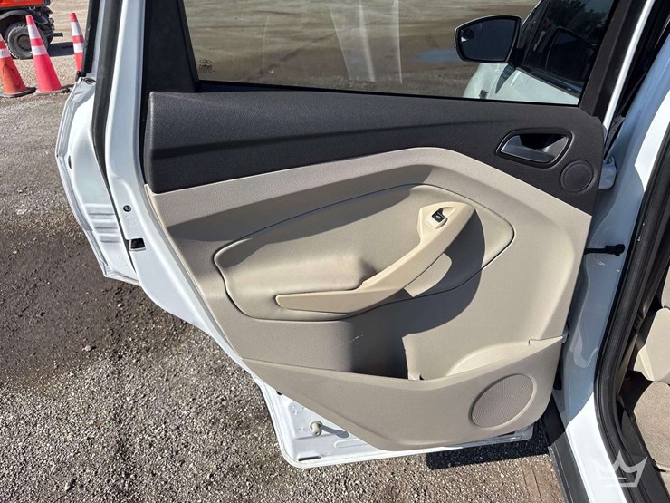 2016-ford-escape-image-18