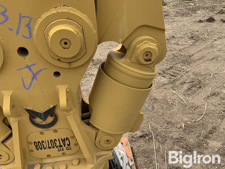2023-caterpillar-307-image-16