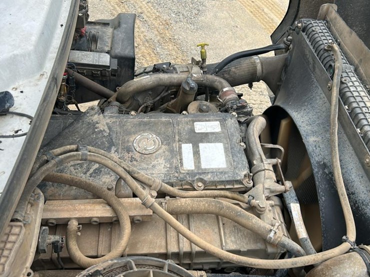 #152-•-2015-freightliner-concrete-mixing-truck-image-37