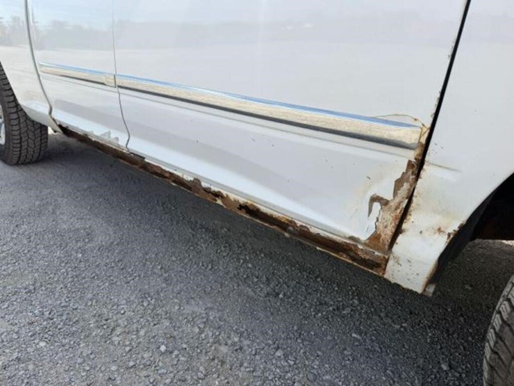 2017-ram-1500-slt-image-38