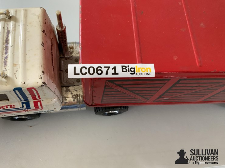 ertl-truck-w/trailers-image-9