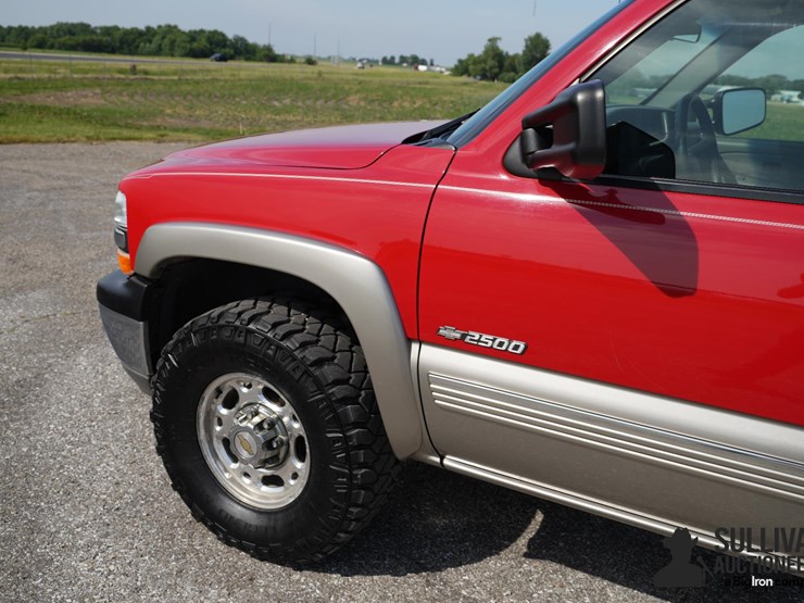 2000-chevrolet-silverado-2500-image-18