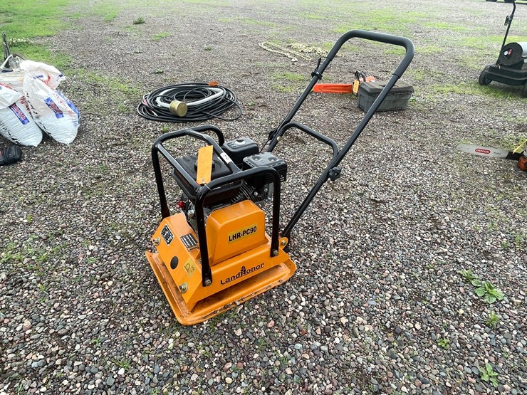 #4936-•-landhonor-gas-powered-plate-compactor-image-1