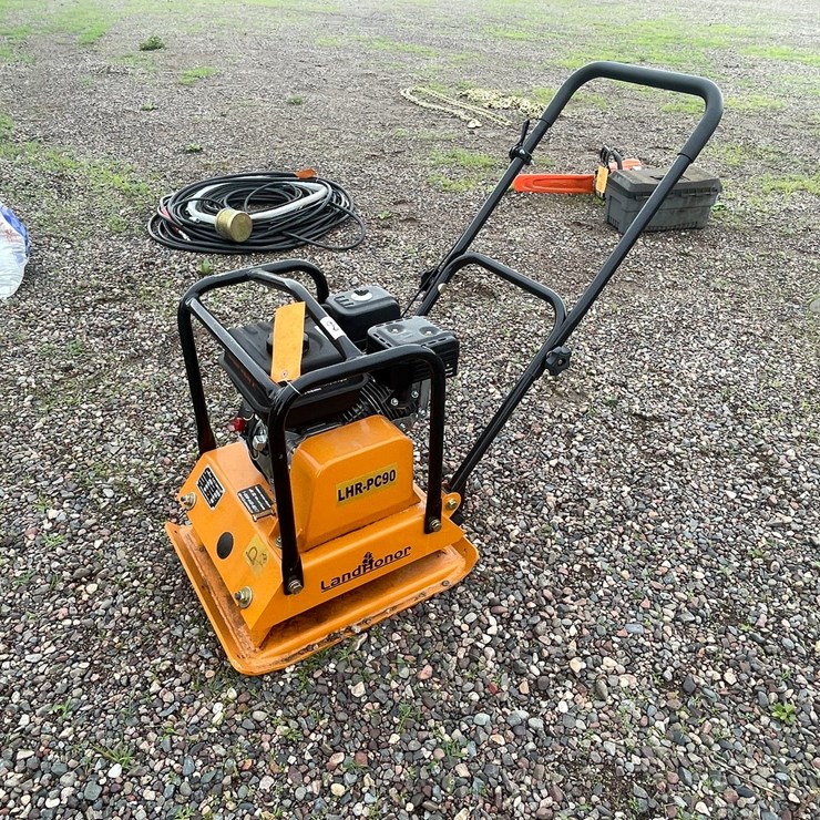 #4936 • Landhonor Gas Powered Plate Compactor