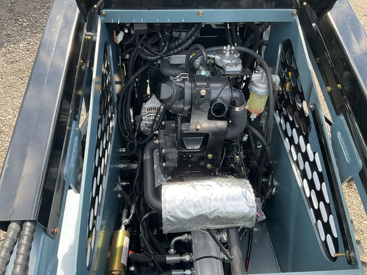 #1018-•-unused-sdlanch-ssl1200-mini-track-skid-steer-loader-image-29