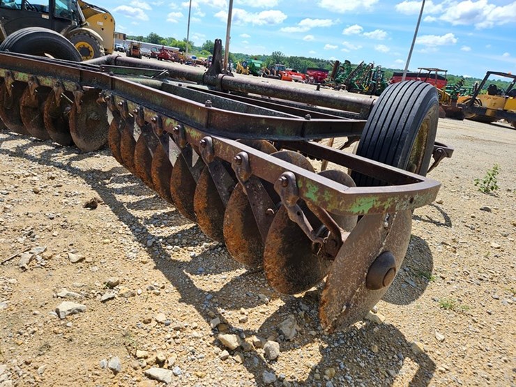 john-deere-10-image-17