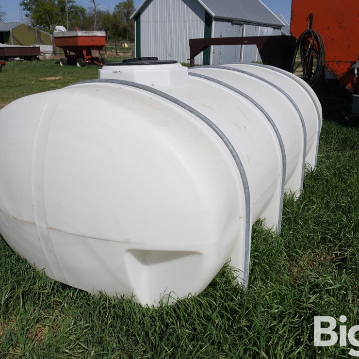 1250-Gal Poly Tank W/Oval Tank Mount Brackets
