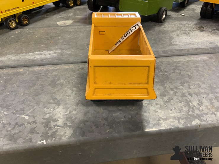ertl-dump-truck-image-5