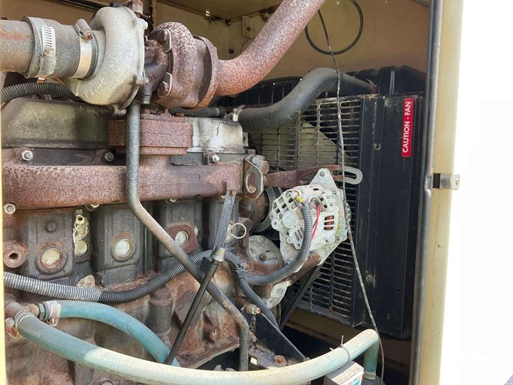2001-generac-1611220100-30kw-t/a-towable-diesel-generator-image-15