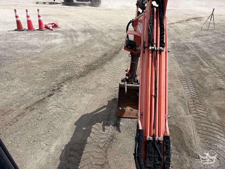 hitachi-zx26u-5n-mini-excavator-image-12