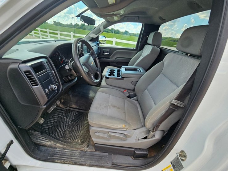 2018-chevrolet-2500-image-19
