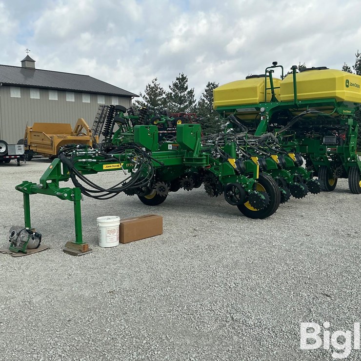 2022 JOHN DEERE 1775NT