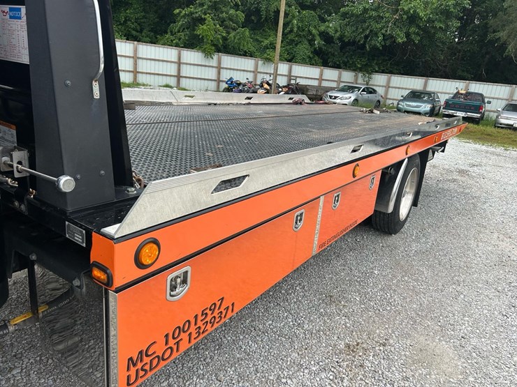 #149-•-2024-freightliner-m2-rollback-image-19
