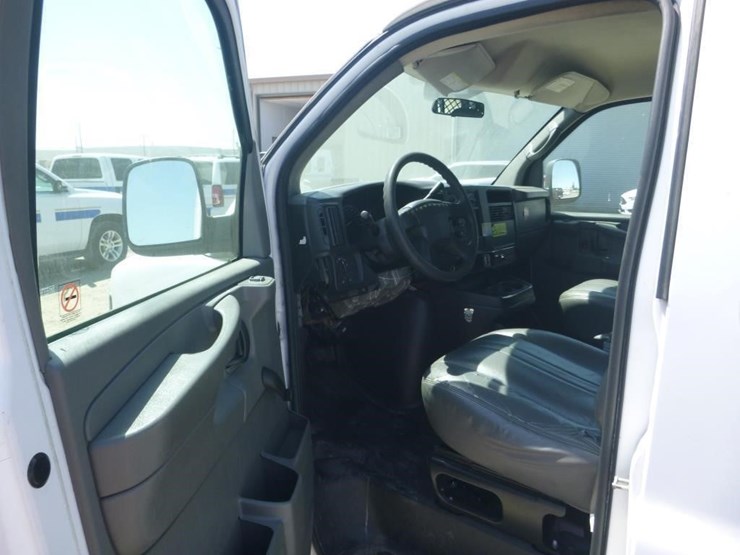 2006-chevrolet-express-2500-image-5