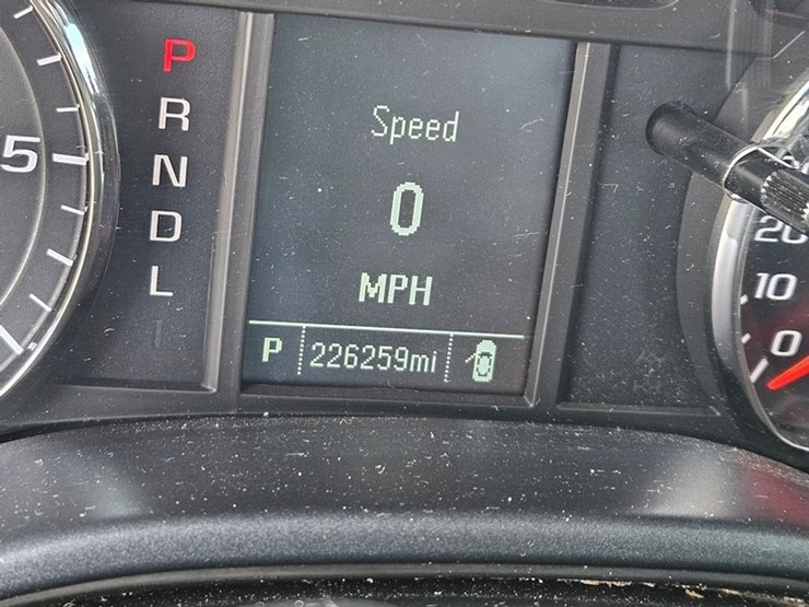 2018-chevrolet-2500-image-27