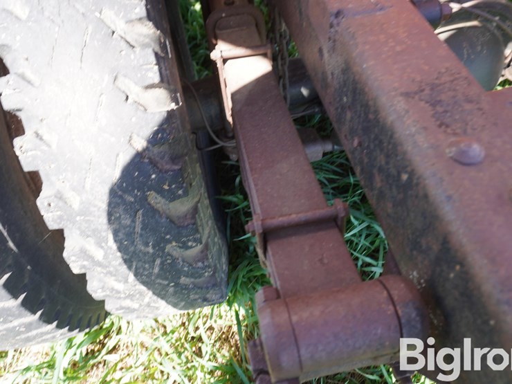 5th-wheel-trailer-w/185-bu-gravity-box-&-drill-fill-image-9